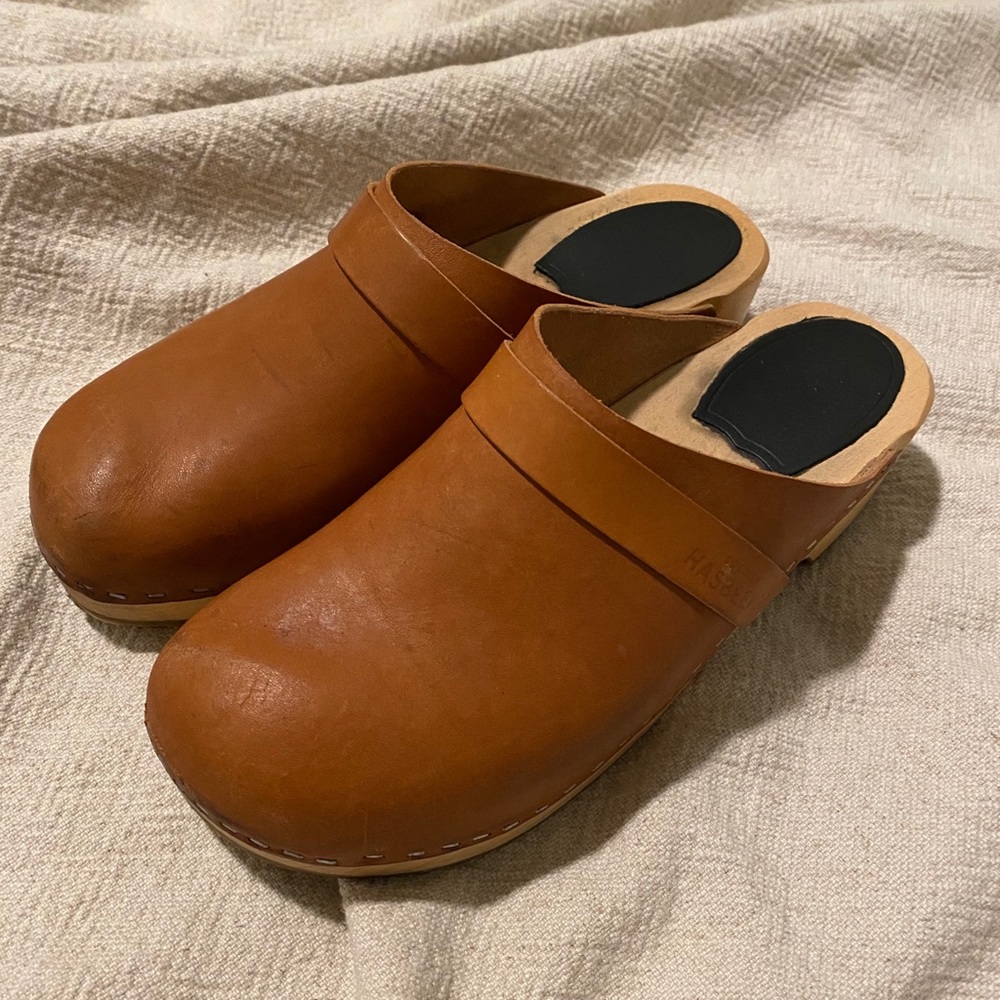 Swedish Hasbeens Husband Clogs in Nature